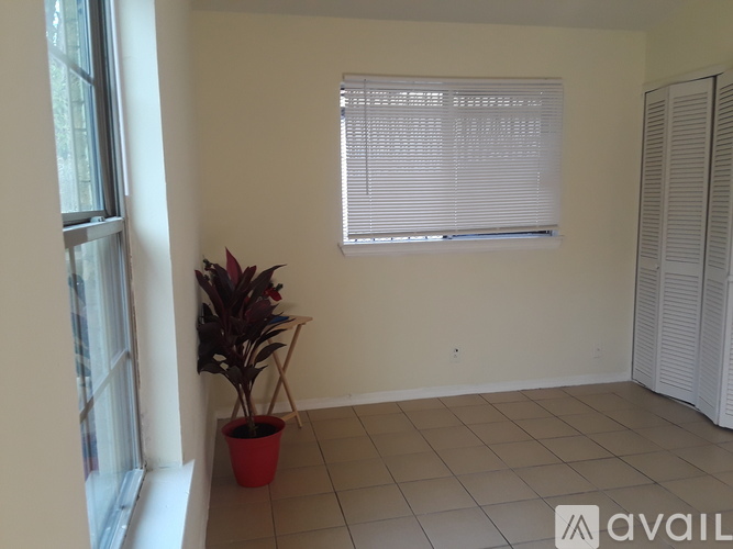 5130 Village Green 3 Beds Single Family Home for Rent - Photo gallery 2