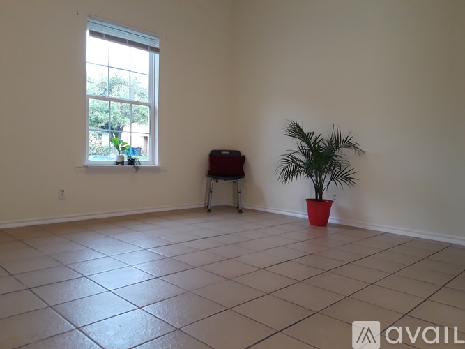 5130 Village Green 3 Beds Single Family Home for Rent - Photo gallery 3