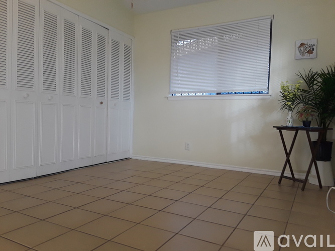 5130 Village Green 3 Beds Single Family Home for Rent - Photo gallery 4