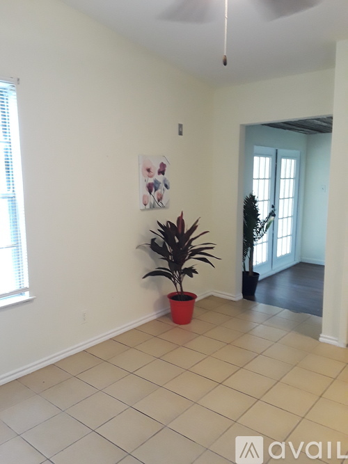 5130 Village Green 3 Beds Single Family Home for Rent - Photo gallery 5