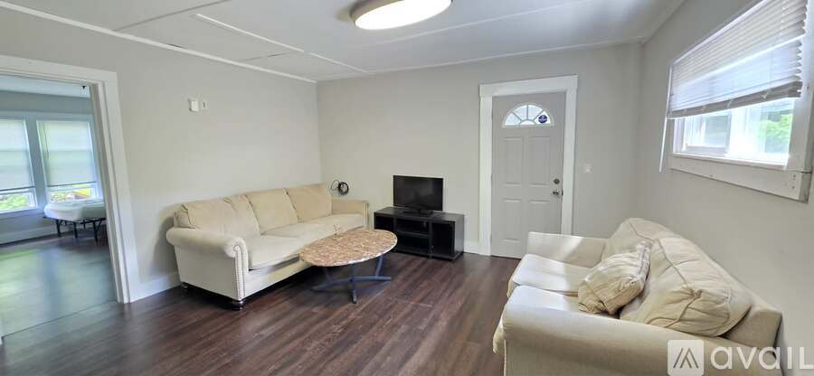 151 Tompkins St 3 Beds Apartment for Rent - Photo gallery 3