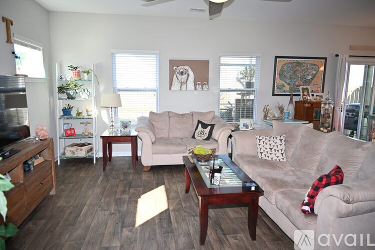 64 Salers Lane 3 Beds Single Family Home for Rent - Photo gallery 4