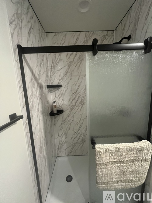674 Clinton St 1 Apartment for Rent - Photo gallery 3