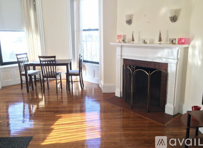 504 Beacon St Studio Apartment for Rent - Photo gallery 3