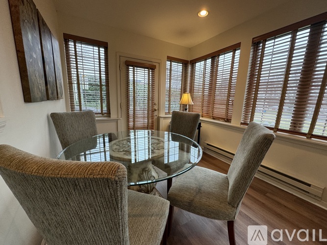 945 E Main St 2 Beds Apartment for Rent - Photo gallery 3
