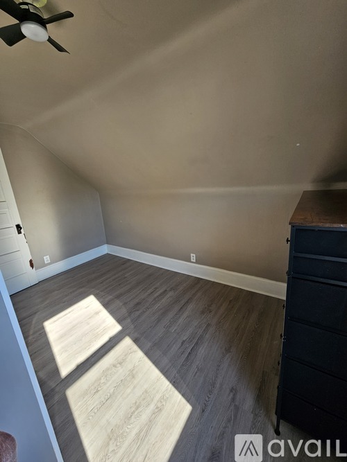 408 Woodbine St 3 Beds Single Family Home for Rent - Photo gallery 3