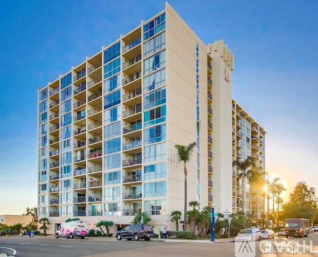 4944 Cass Street 1 Condo for Rent - Photo gallery 3