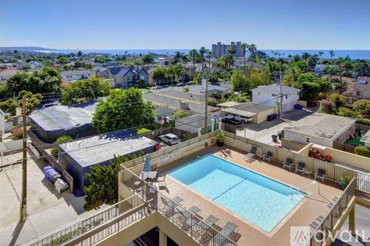 4944 Cass Street 1 Condo for Rent - Photo gallery 4