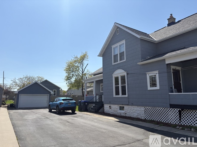 221 1/2 East Doty Avenue 2 Beds Apartment for Rent - Photo gallery 1