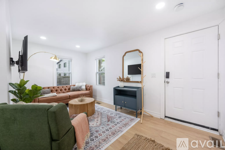 1523 East Madge Avenue 2 Beds Single Family Home for Rent - Photo gallery 3