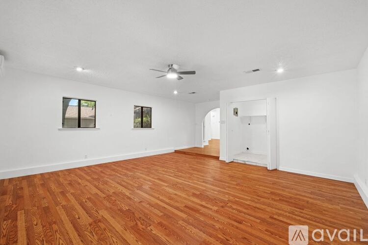 13934 Mission Valley 3 Beds Single Family Home for Rent - Photo gallery 4