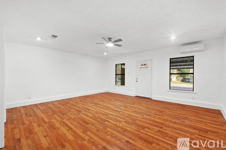 13934 Mission Valley 3 Beds Single Family Home for Rent - Photo gallery 5