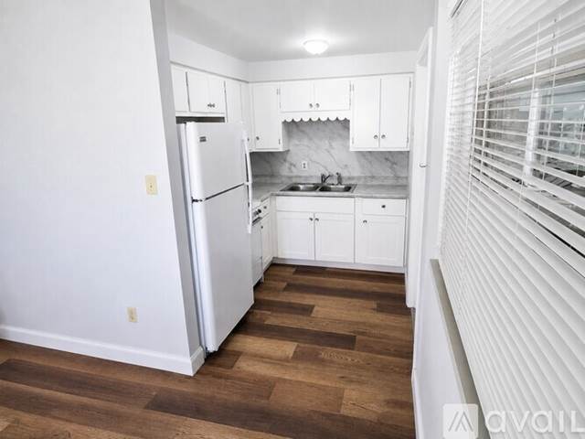 1-bedroom apartment at 2252 Maple Avenue in Fort Myers, FL