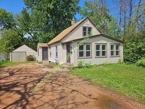 748 Isadore St 2 Beds Apartment for Rent