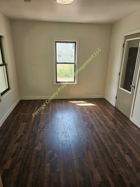 748 Isadore St 3 Beds Apartment for Rent