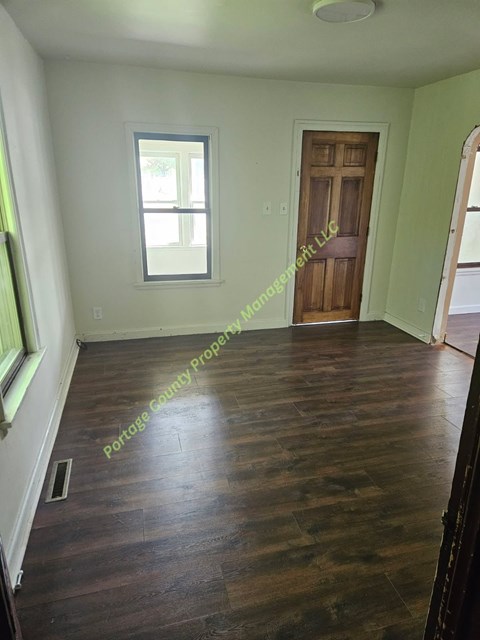 748 Isadore St 3 Beds Apartment for Rent