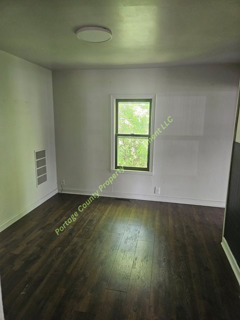 748 Isadore St 2 Beds Apartment for Rent