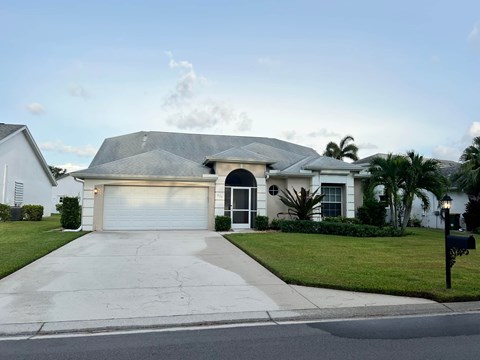 670 Lambton Ln 3 Beds Apartment for Rent