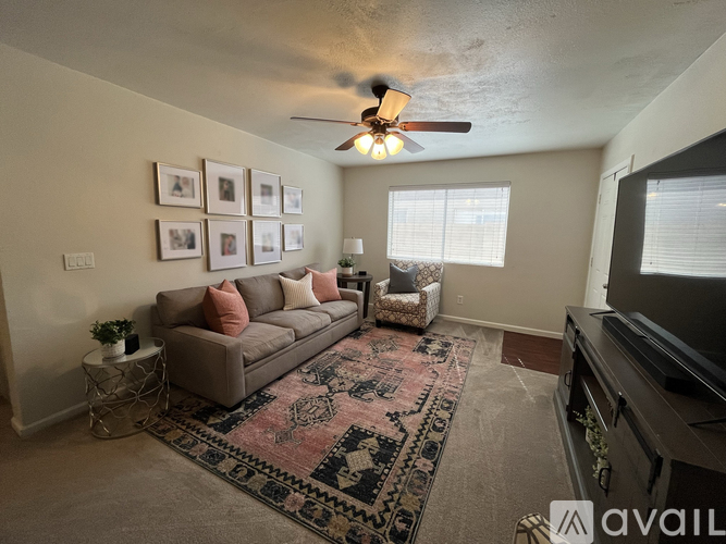 1833 East Intrepid Avenue 3 Beds Single Family Home for Rent - Photo gallery 2