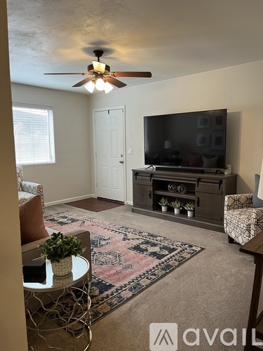 1833 East Intrepid Avenue 3 Beds Single Family Home for Rent - Photo gallery 3