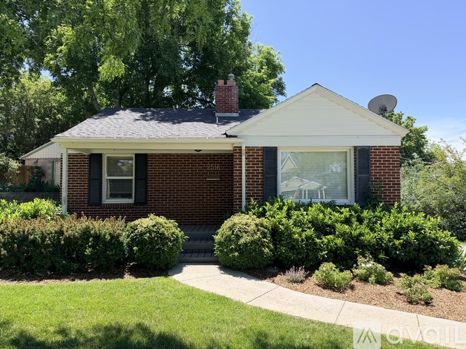 2516 Elm Avenue 3 Beds Single Family Home for Rent - Photo gallery 1