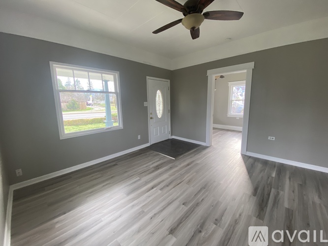610 West 4th Street 2 Beds Single Family Home for Rent - Photo gallery 2