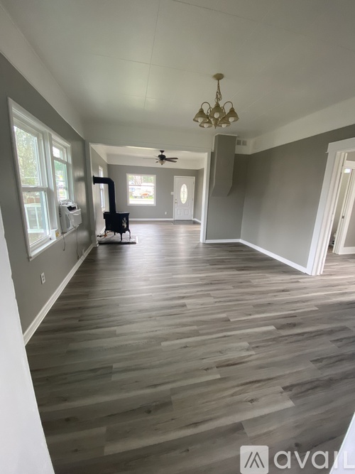 610 West 4th Street 2 Beds Single Family Home for Rent - Photo gallery 5