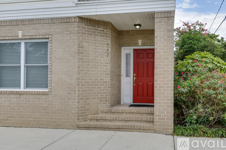 442 21st St 3 Beds Townhouse for Rent - Photo gallery 3