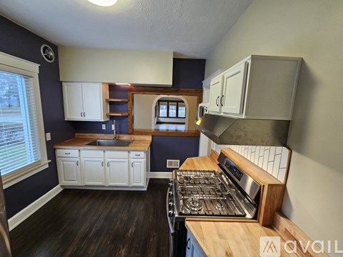 2802 Broadway St 3 Beds Apartment for Rent