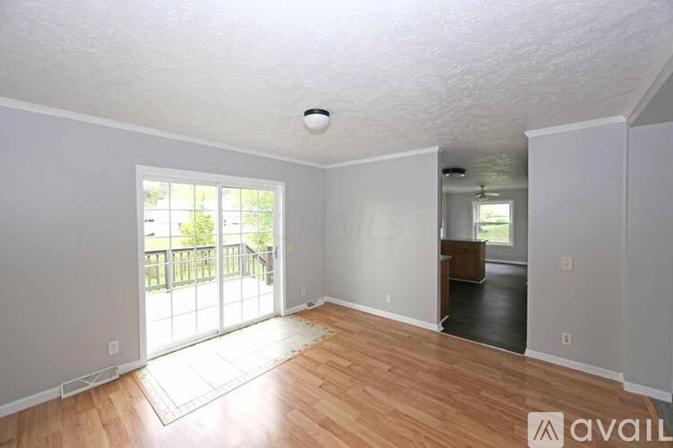 49 East 6th Street 3 Beds Single Family Home for Rent - Photo gallery 5