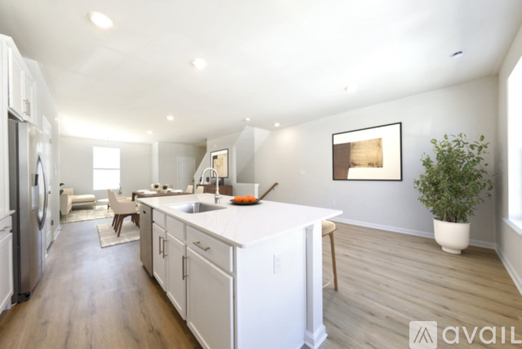 23 Clementon Road East 3 Beds Townhouse for Rent - Photo gallery 4