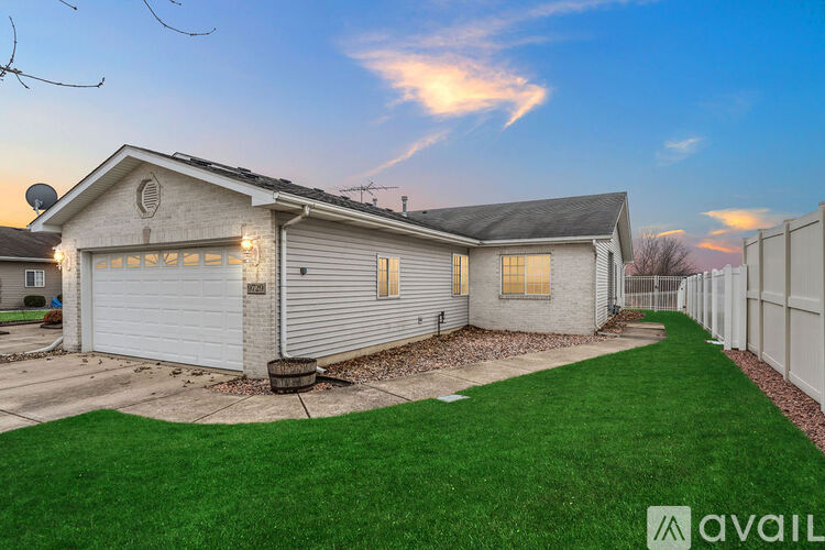 9729 134th Pl 3 Beds Single Family Home for Rent - Photo gallery 1