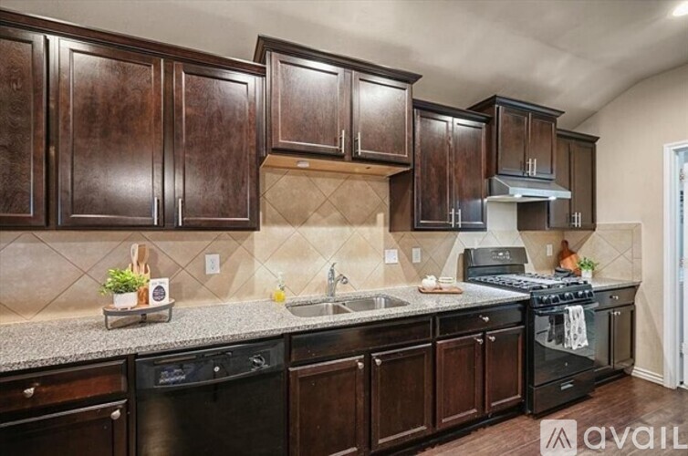 11305 NW 96th St 4 Beds Single Family Home for Rent - Photo gallery 3