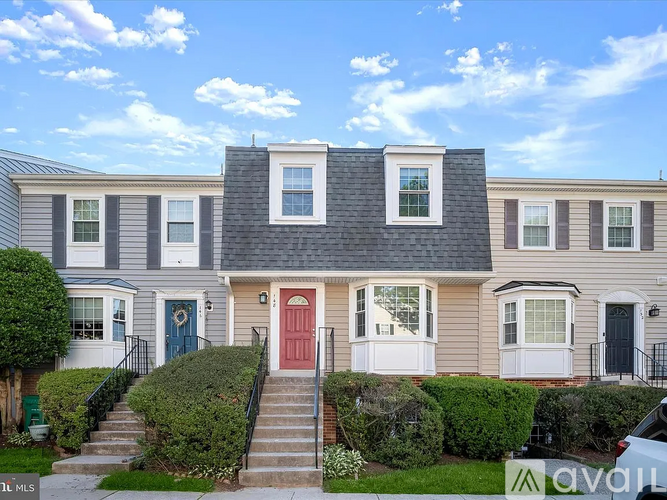 148 Barnsfield Ct 3 Beds Apartment for Rent - Photo gallery 1