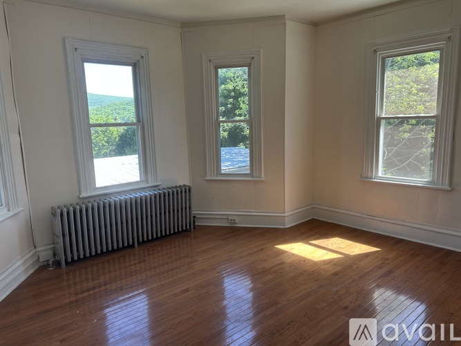 339 N 2nd St 3 Beds Single Family Home for Rent - Photo gallery 3