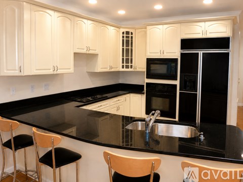 26 Tanglewood Road 3 Beds Apartment for Rent