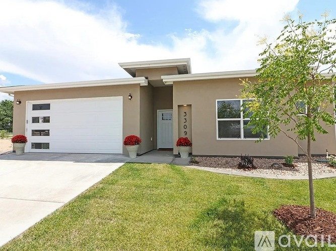 3309 Pyrus St 3 Beds Apartment for Rent - Photo gallery 1