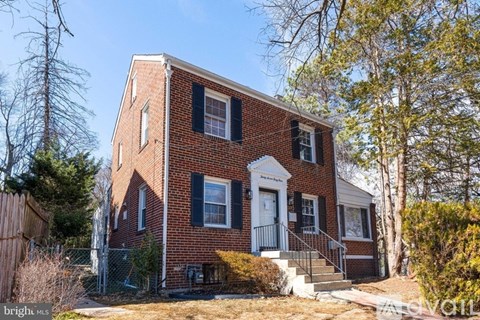 3744 Camden Street Southeast 3 Beds Apartment for Rent