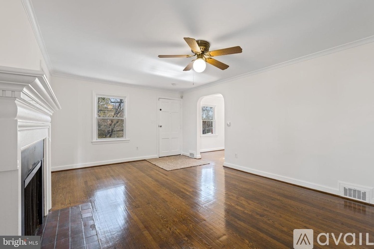3744 Camden Street Southeast 3 Beds Single Family Home for Rent - Photo gallery 3
