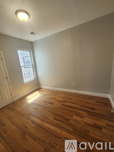 480 Avon Ave 3 Beds Apartment for Rent - Photo gallery 1