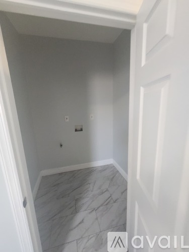 480 Avon Ave 3 Beds Apartment for Rent - Photo gallery 2