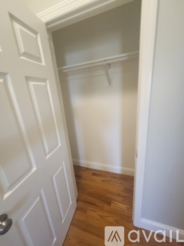 480 Avon Ave 3 Beds Apartment for Rent - Photo gallery 3