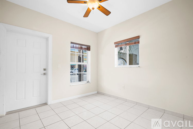 9 E 4th St 3 Beds Apartment for Rent - Photo gallery 2