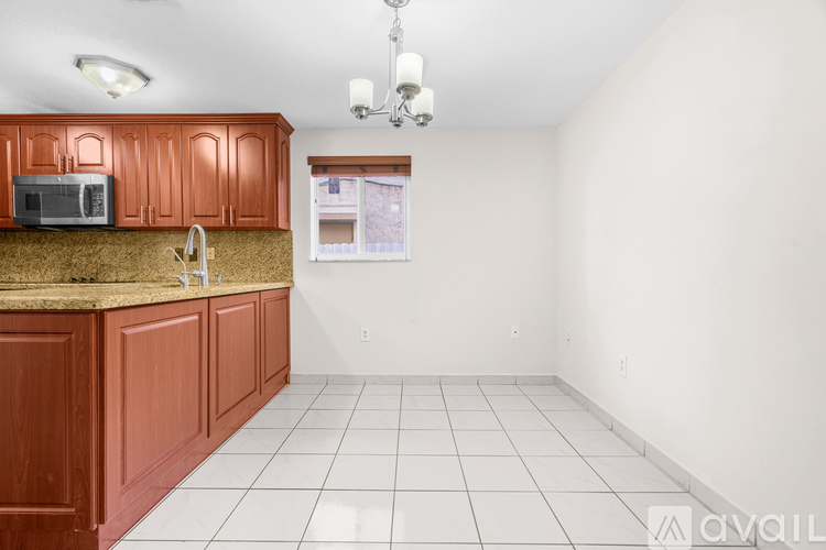 9 E 4th St 3 Beds Apartment for Rent - Photo gallery 4
