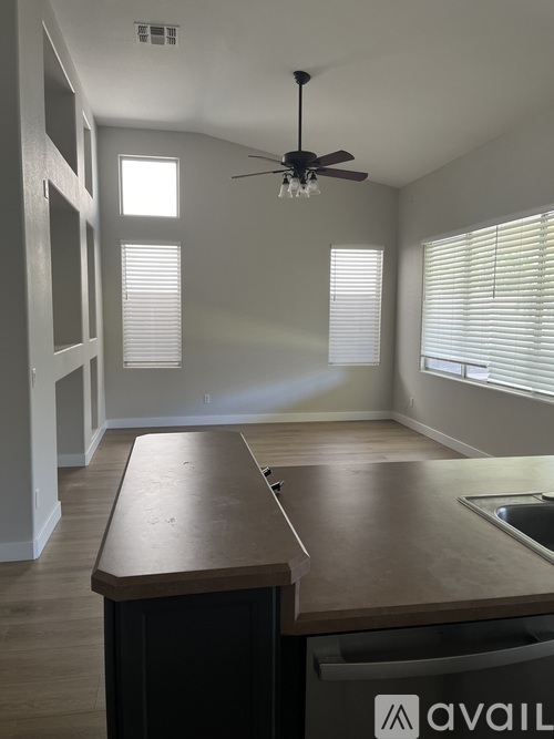 1383 West Spruce Drive 4 Beds Single Family Home for Rent - Photo gallery 3