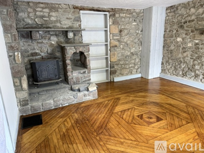 1008 Reading Avenue 3 Beds Single Family Home for Rent - Photo gallery 4