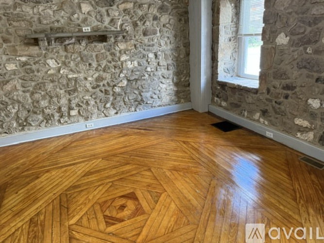 1008 Reading Avenue 3 Beds Single Family Home for Rent - Photo gallery 5