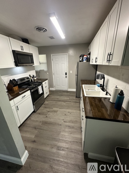2907 Rollins Street 4 Beds Single Family Home for Rent - Photo gallery 2