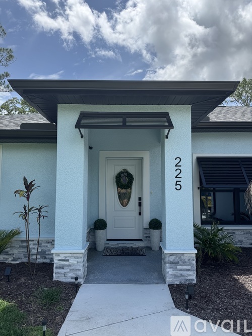 225 Overbrook Street 3 Beds Single Family Home for Rent - Photo gallery 2