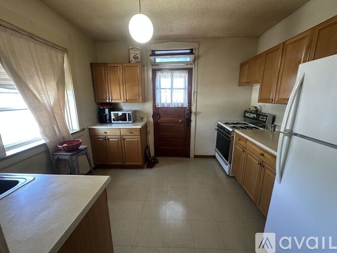 6234 N Bell Ave 1 Apartment for Rent - Photo gallery 1